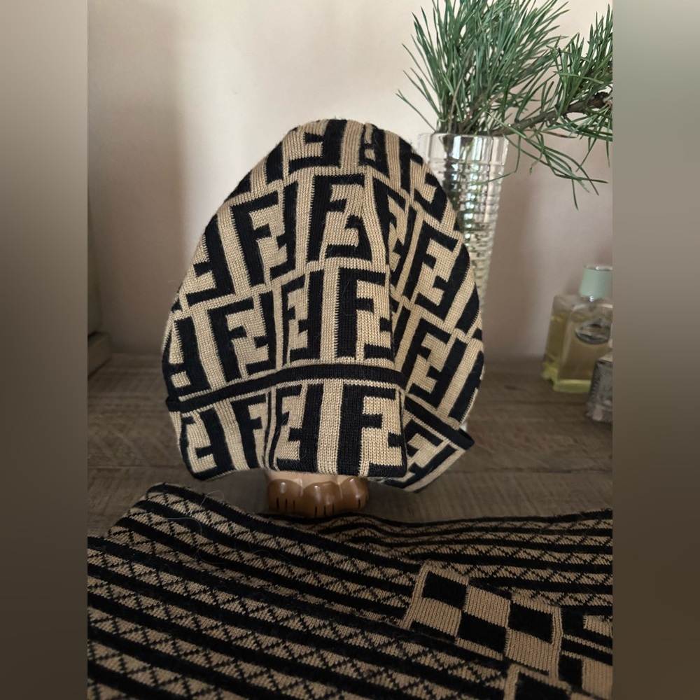 FENDI scarf & hat set